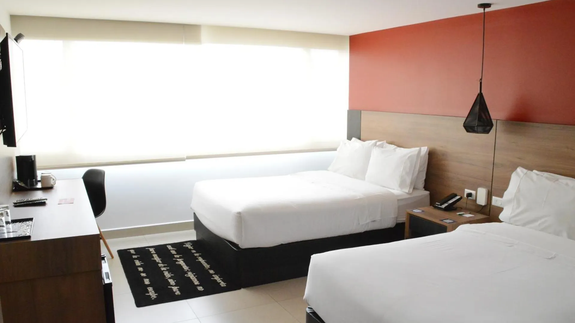 The Place Hotel Quito 4*,