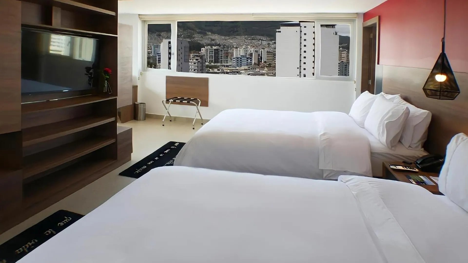 The Place Hotel Quito 4*,  Ecuador
